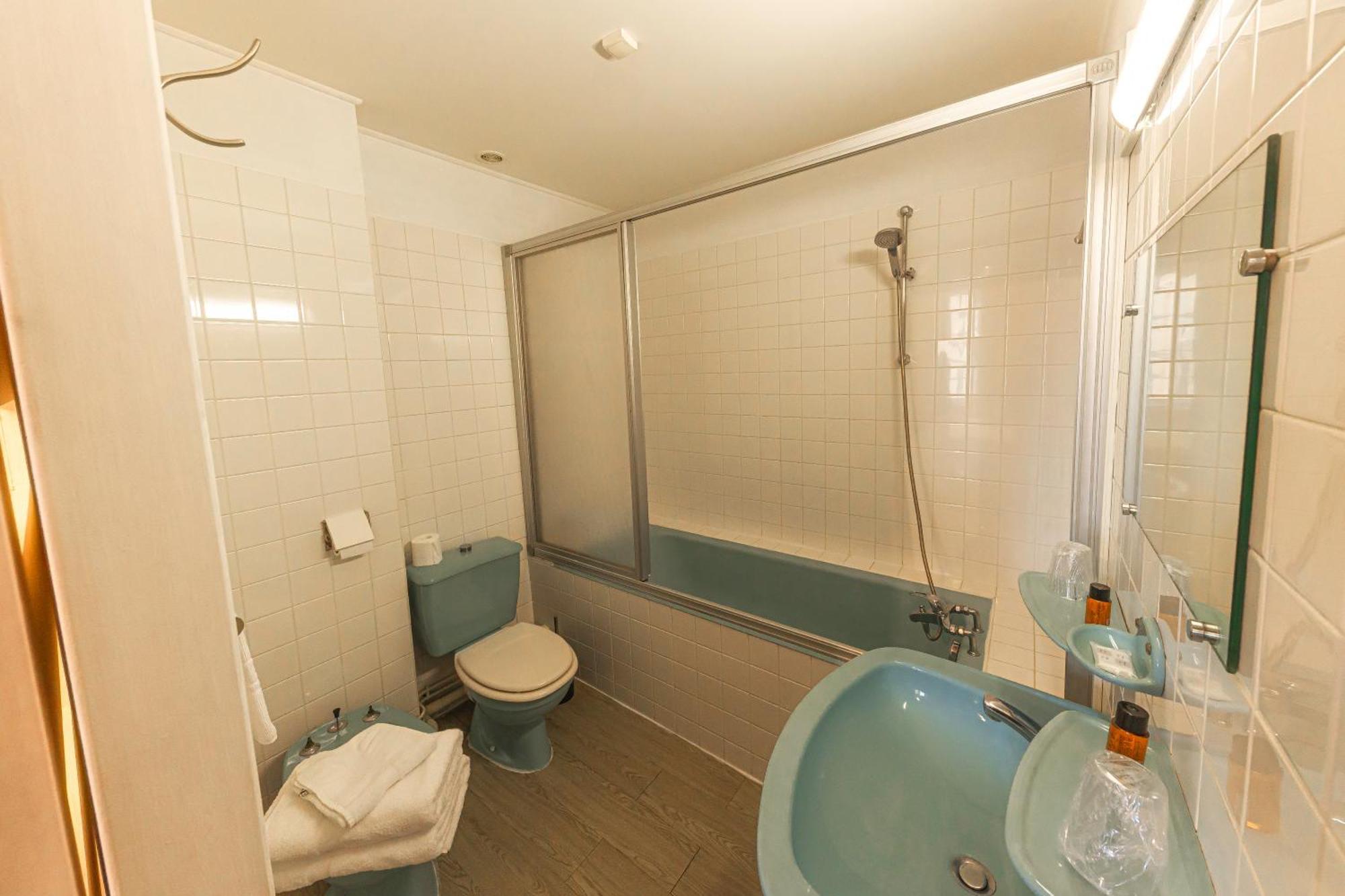 Auberge Le John Steele Sainte-Mere-Eglise Ngoại thất bức ảnh